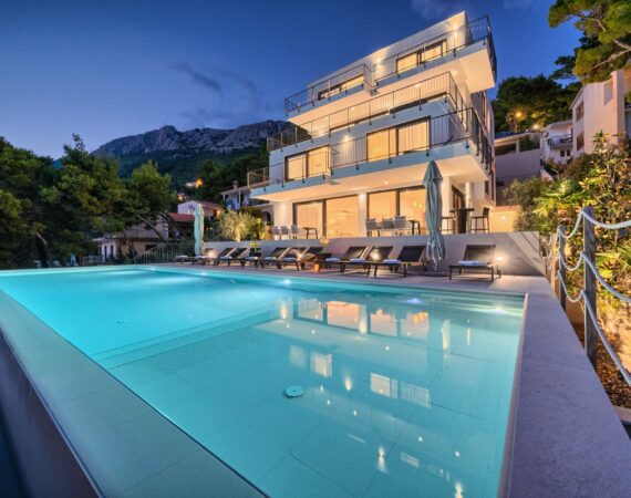 7. Karoussel Villa-Bacana 7